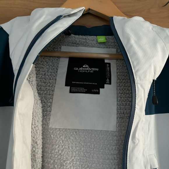 QUIKSILVER Ultralight 20K Technical Snow Jacket Size Large - Picture 4 of 13